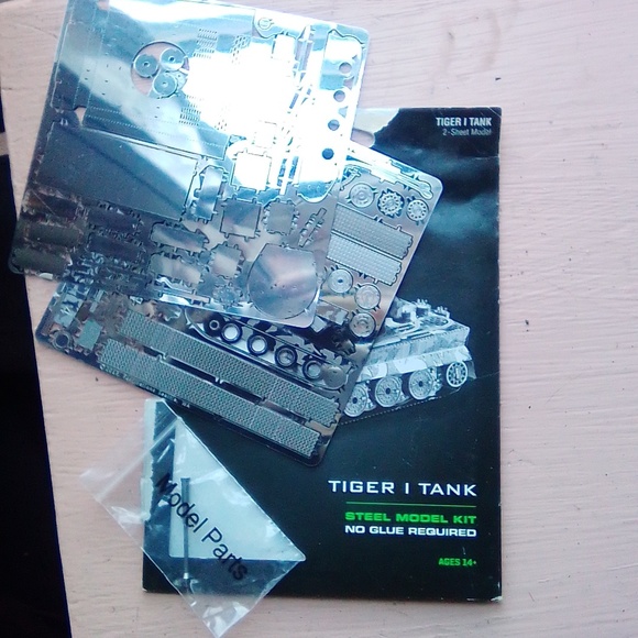 Steel model kit - Picture 3 of 3